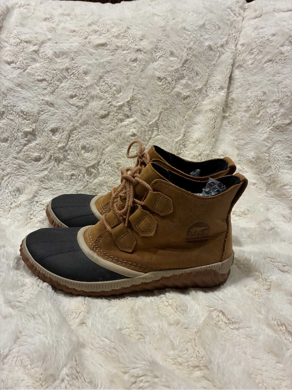 Sorel Waterproof Brown and Black Duck Boots - Lace-Up Weather-Ready Shoes size 9